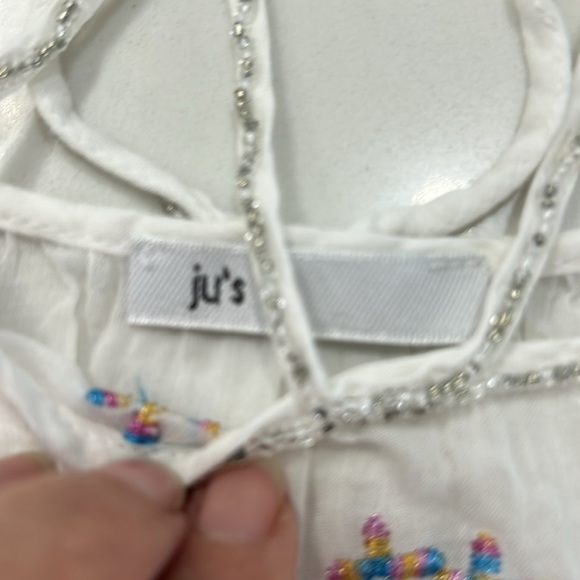 ju’s White‎ Sheer Embroidered Detail Top. Size S - Picture 7 of 13